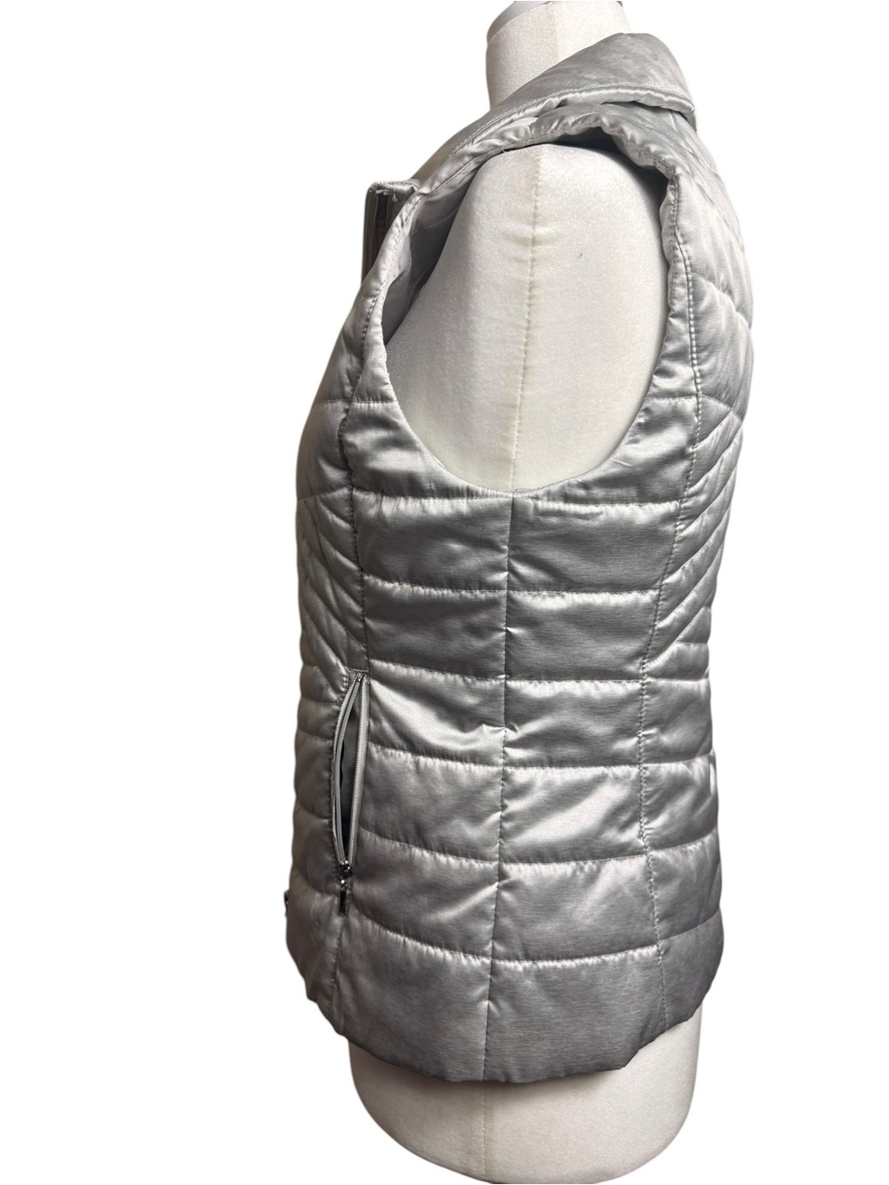 White House Black Market Silver Quilted Puffer Vest size XS - Picture 5 of 11